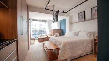 Cortinas opacas, tabla de planchar con plancha, wifi gratis
