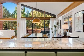 Interior - Desert Retreat Views/Hot Tub/Game & Cocktail Room (Sedona)