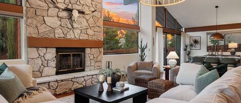 Älytelevisio, takka, kirjoja