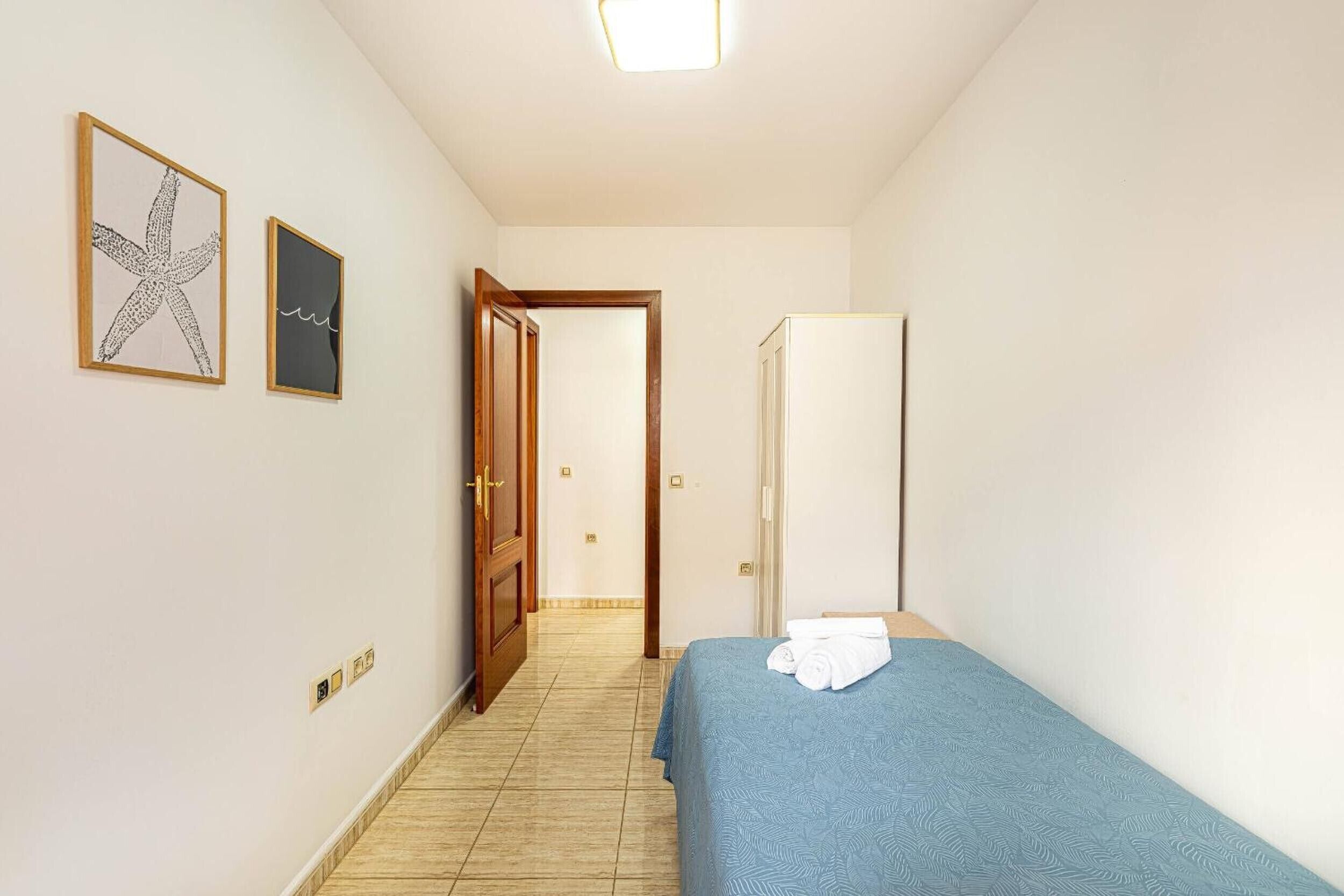 2 slaapkamers, een strijkplank/strijkijzer, wifi, beddengoed