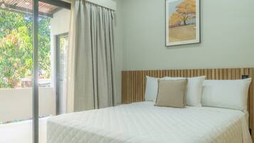 4 bedrooms, iron/ironing board, Internet, bed sheets