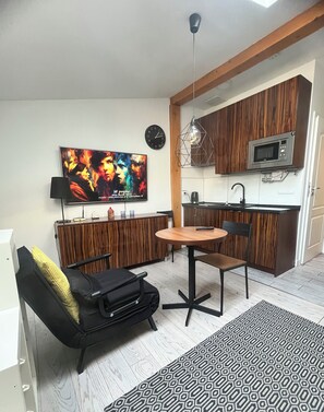 Interior - Cozy 1-bedroom studio in charming Kraków with AC in the hearth on Krakow. (Kraków)