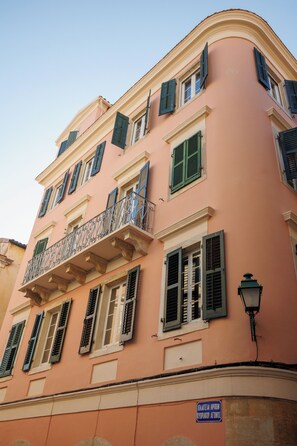 Exterior - The Lucky 12 (Kerkira)