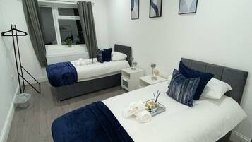 Iron/ironing board, WiFi, bed sheets