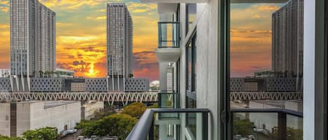 المنطقة المحيطة بالمنشأة