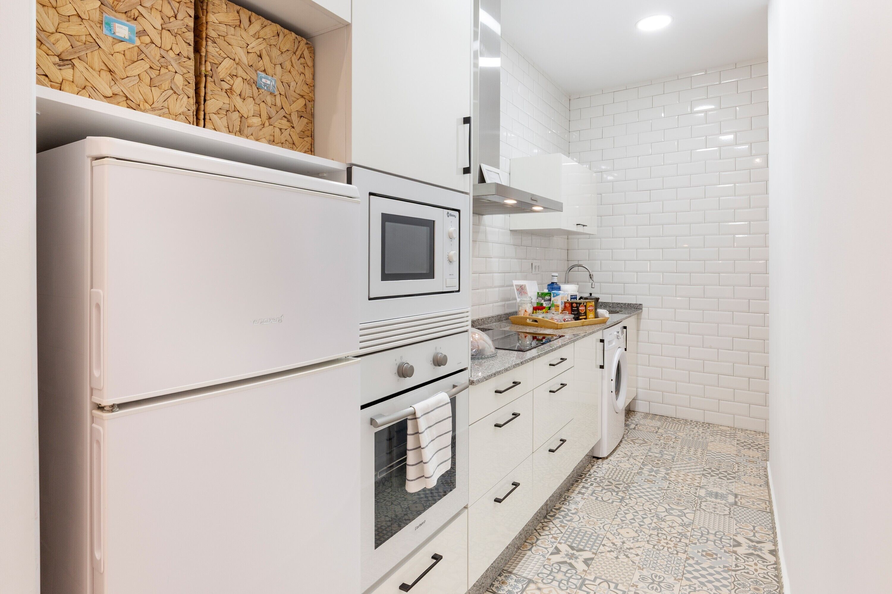 Refrigerador, microondas, horno, placa de cocina