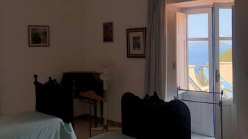 2 Schlafzimmer, BĂŒgeleisen/BĂŒgelbrett, WLAN, BettwĂ€sche