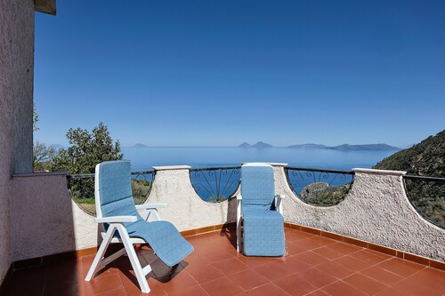 Casa Santo Stefano – Panoramic Villa with Sea and Mountain Views