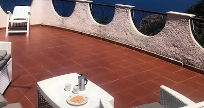 Casa Santo Stefano â Villa panoramique avec jardin, terrasses et vue mer, animaux admis