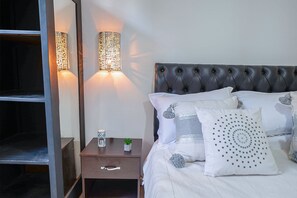 2 bedrooms, iron/ironing board, free WiFi, wheelchair access - Oasis Hivernage Center with 2 bedroom avec Piscine & Terrasse (Marrakesh)
