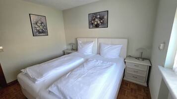 Deluxe-Apartment, Bergblick | Schallisolierte Zimmer, Bügeleisen/Bügelbrett, kostenloses WLAN