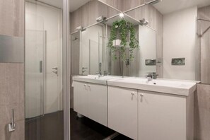 Shower, bidet - Large three-room apartment ISLAND - Mirable PM (Milano)