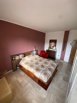 2 bedrooms, iron/ironing board, free WiFi, bed sheets - Central and very relaxing facility (Alezio)