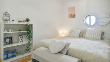 2 bedrooms, WiFi, bed sheets