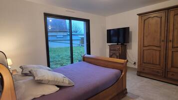 1 bedroom, WiFi, bed sheets