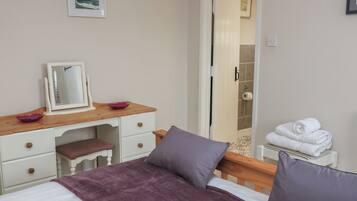 2 soverom, individuelt dekorert og individuelt innredet