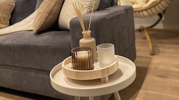 Apartment, 1 Bedroom, Patio, Garden View | Living room