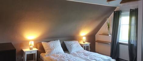 2 bedrooms, WiFi, bed sheets