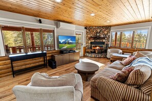 Smart TV, foosball, table tennis, stereo - North Star Ranch - Event Venue sleeps 46 multiple buildings (Whitefish)