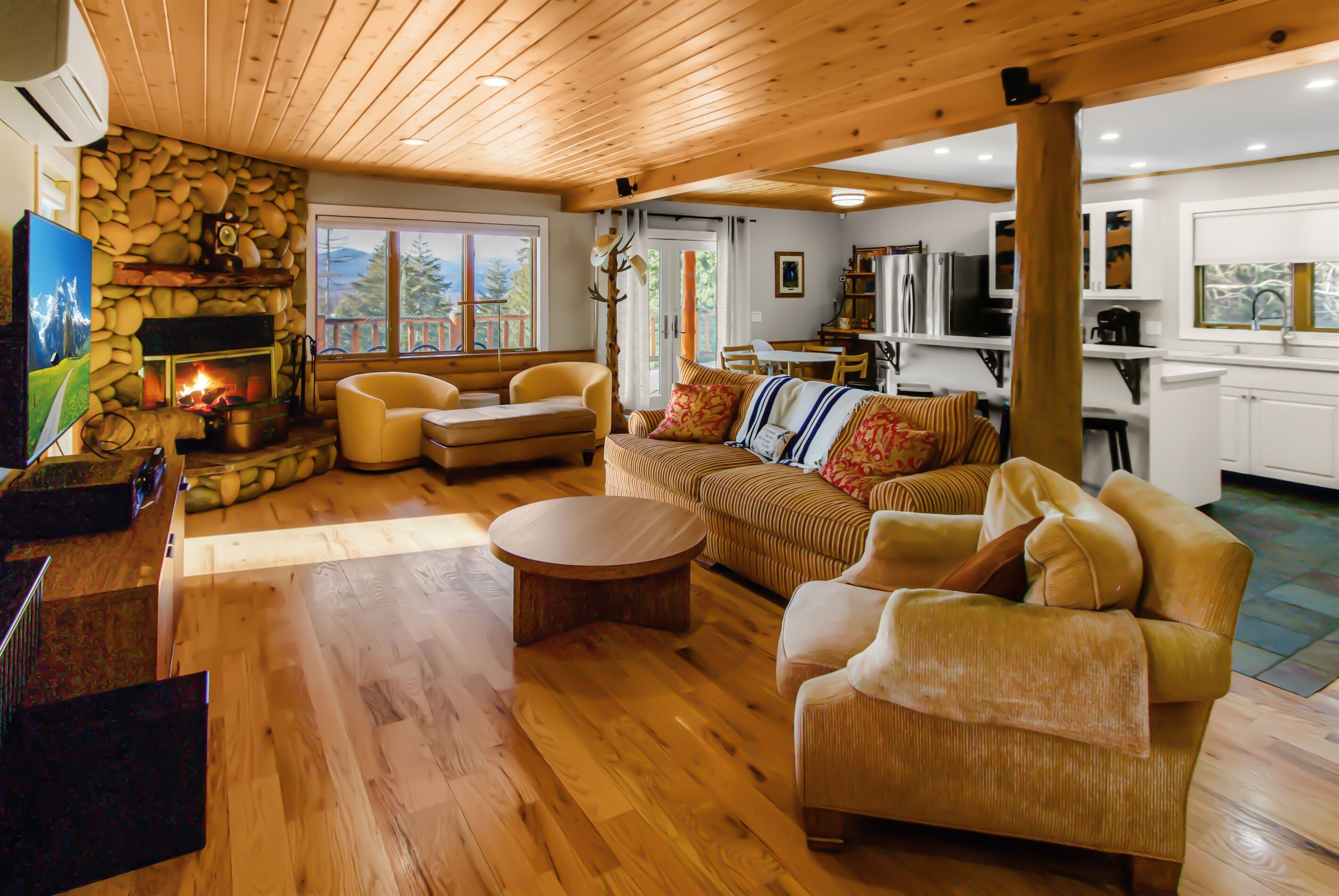 TV connectée, baby-foot, table de tennis de table, chaîne hi-fi