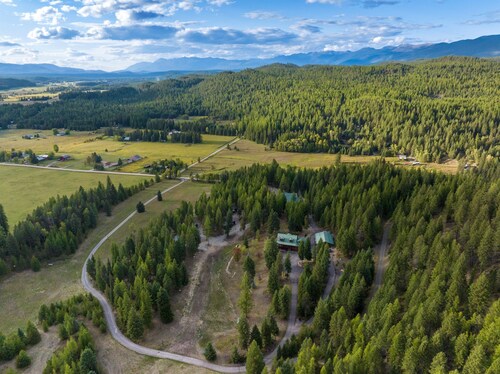 North Star Ranch - Event Venue sleeps 46 multiple buildings