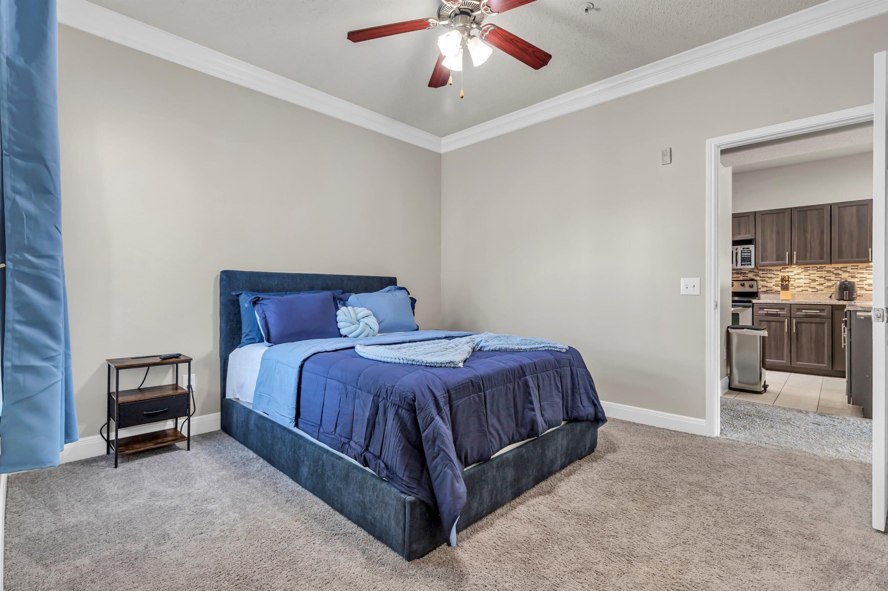 2 habitaciones, tabla de planchar con plancha, wifi y ropa de cama 