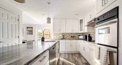 Spacious Retreat with Game Room