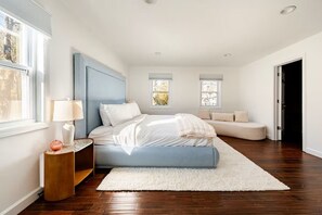 Cortinas blackout, tabla de planchar con plancha y wifi gratis 