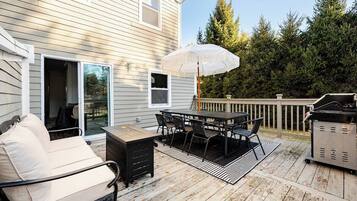 Luxury House, Patio, Garden View | Outdoor dining