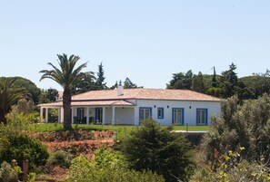 Vila superluxo, vista para a piscina | Vista para o jardim