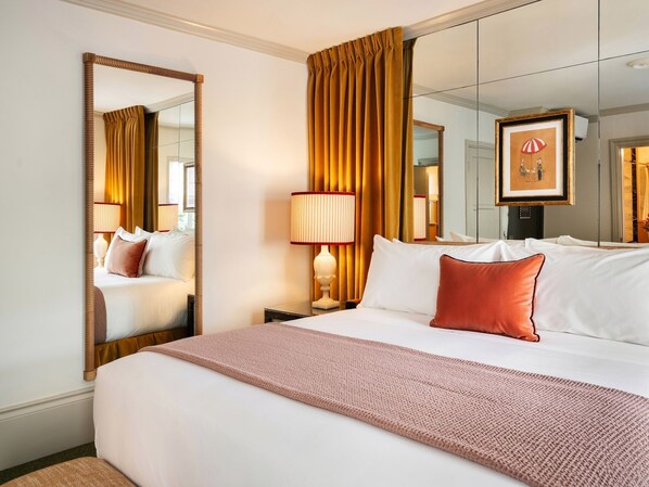 Zimmer, 1 King-Bett | Italienische Bettbezüge von Frette, hochwertige Bettwaren, Minibar