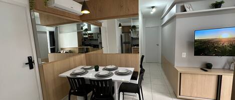Apartment | Dining