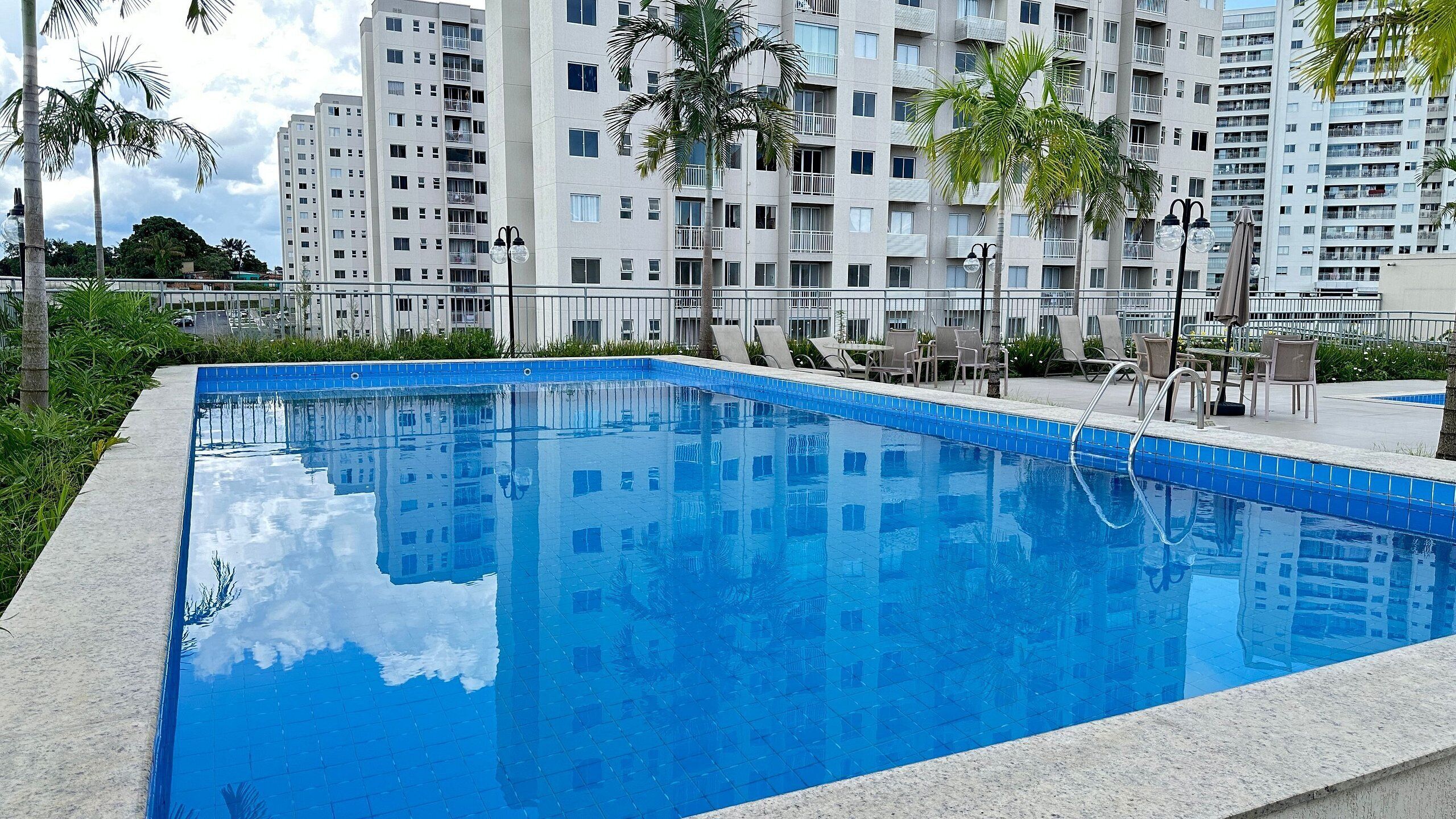 Apartamento básico | Piscina | 2 piscinas externas