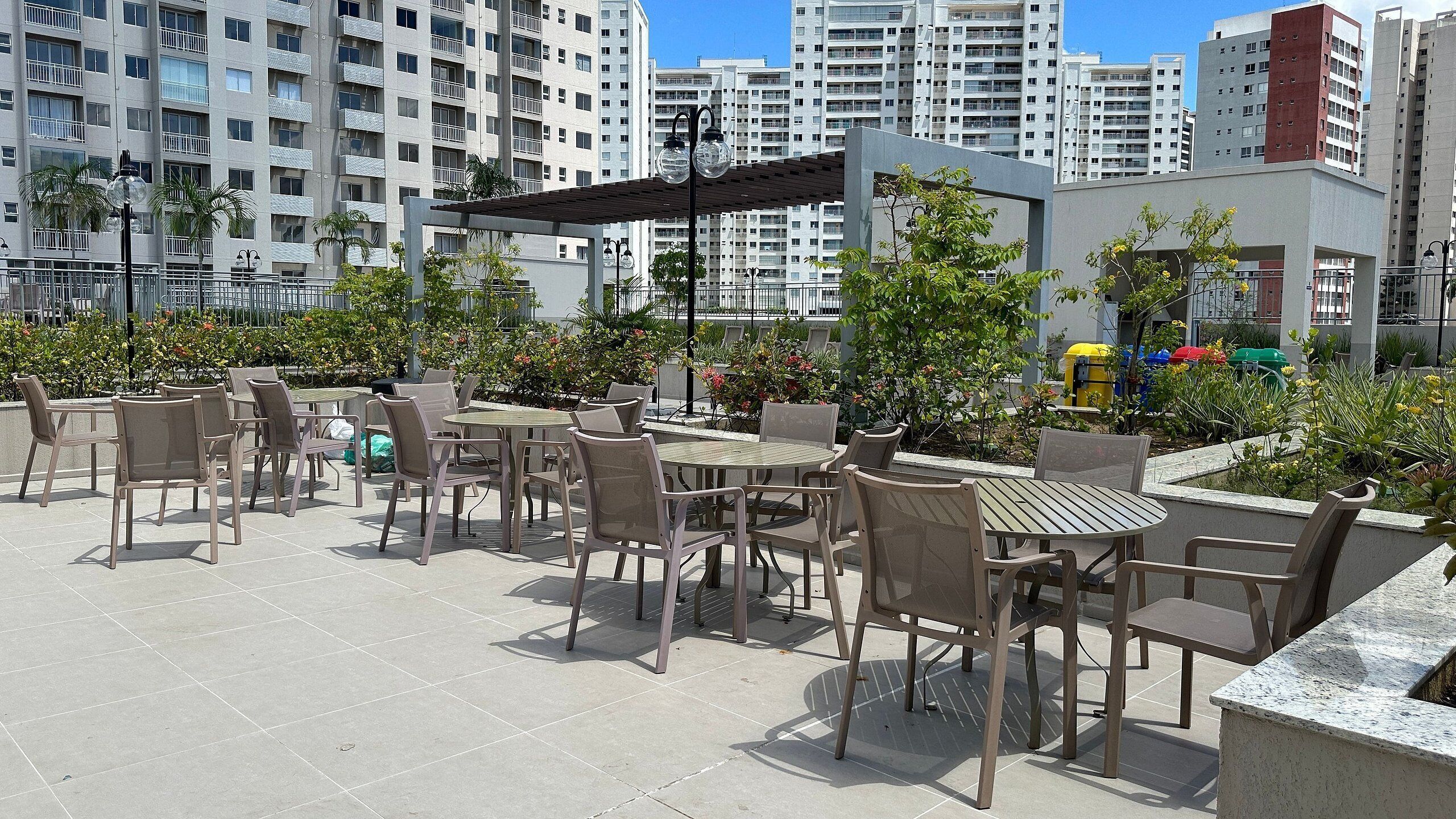 公寓 | 室外用餐