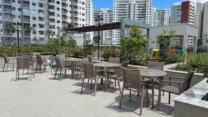 Apartment | Tempat makan luar