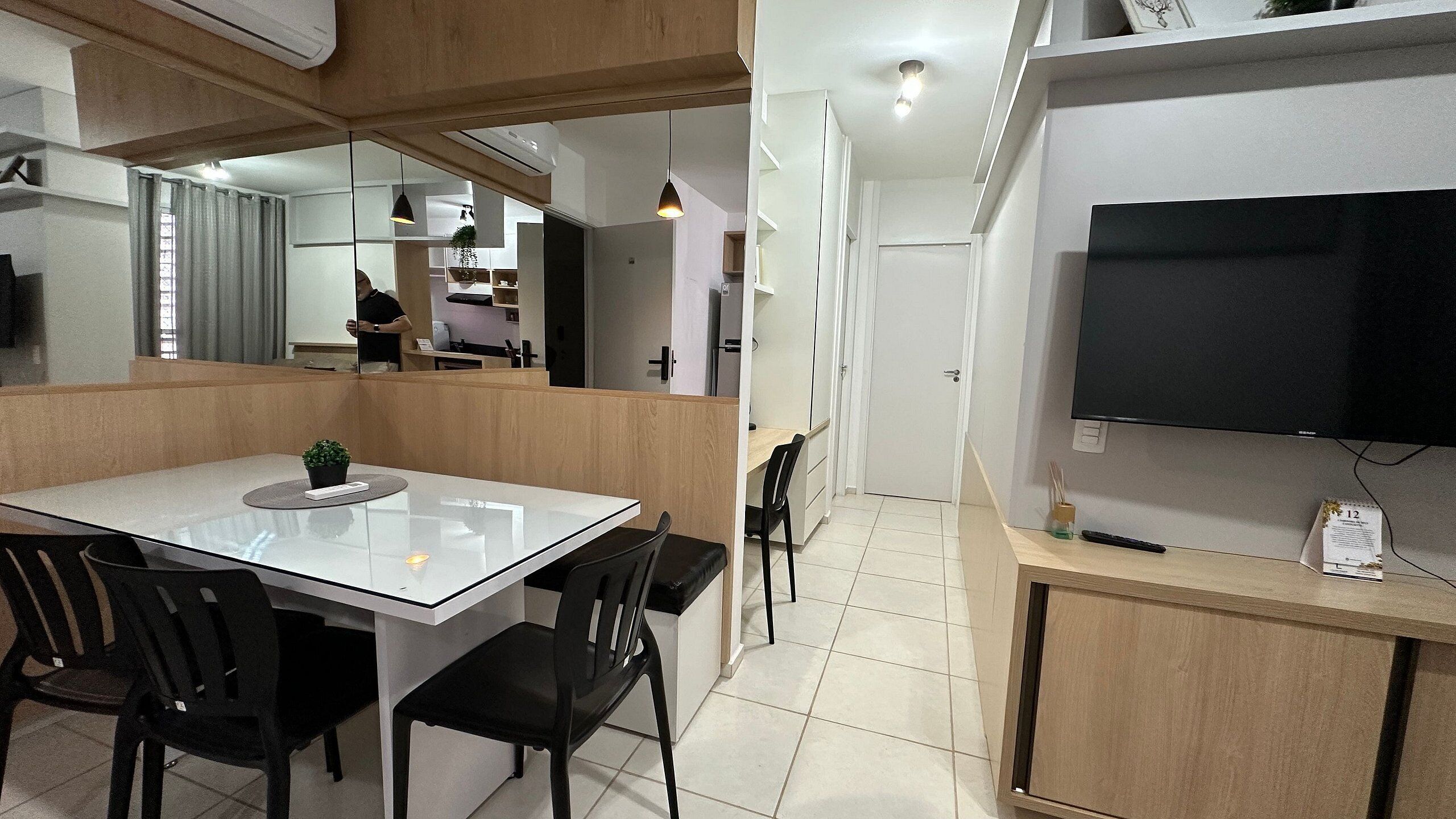 Basic Apartment | Dining