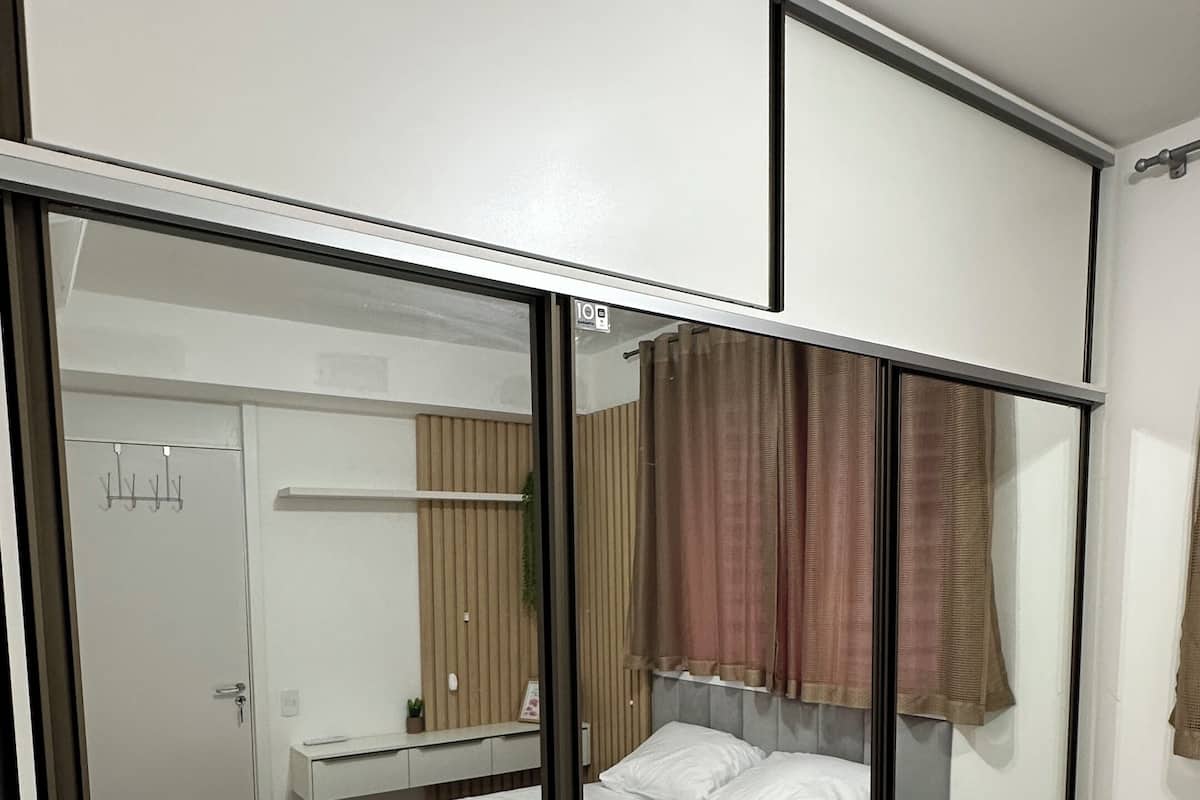 Departamento básico | Tabla de planchar con plancha y wifi gratis