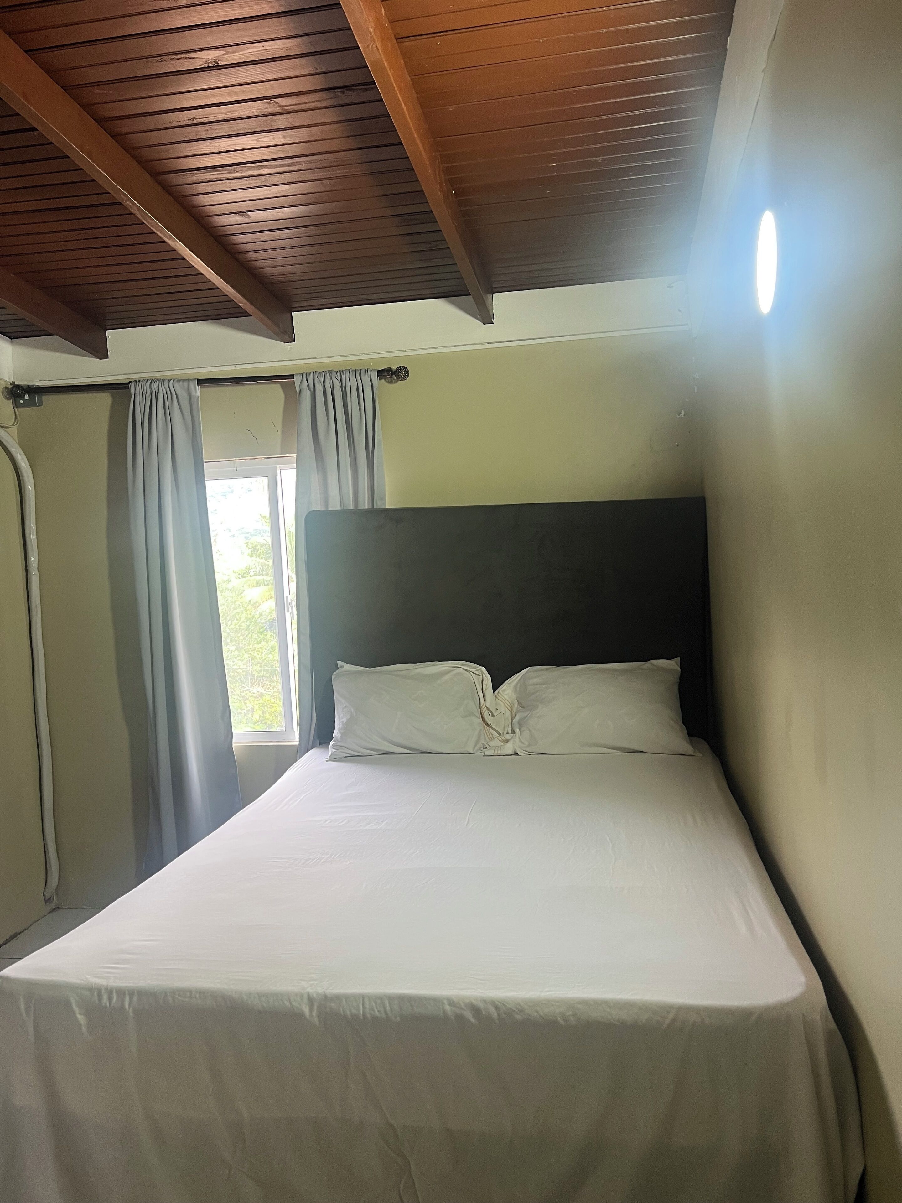 Strykejern/-brett, wi-fi og sengetøy