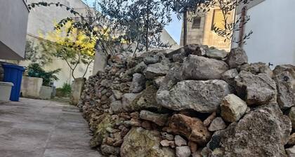 Holiday Home 'Db - Mimosa' with Private Terrace, Wi-Fi and Air Conditioning