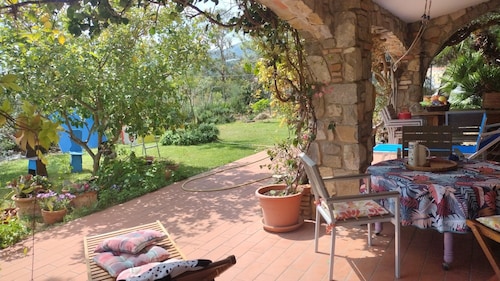 Ferienhaus 'Piccolo Angolo di Paradiso' mit privater Terrasse, Garten und WLAN