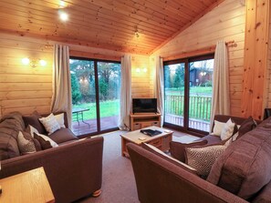 Living area - Elderberrys Lodge (Bideford)