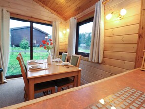 Dining - Elderberrys Lodge (Bideford)