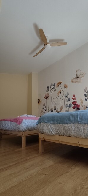 Departamento estándar | Espacio para trabajar con laptop y insonorización 