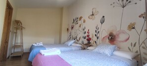 Appartement Standard | Espace de travail pour ordinateurs portables, système d’insonorisation