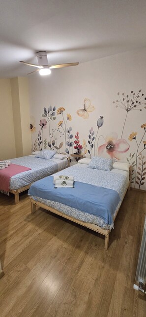 สแตนดาร์ดอพาร์ทเมนท์ | พื้นที่ทำงานแบบใช้แล็ปท็อป, ห้องเก็บเสียง, เตารีด/โต๊ะรีดผ้า, Wi-Fi ฟรี