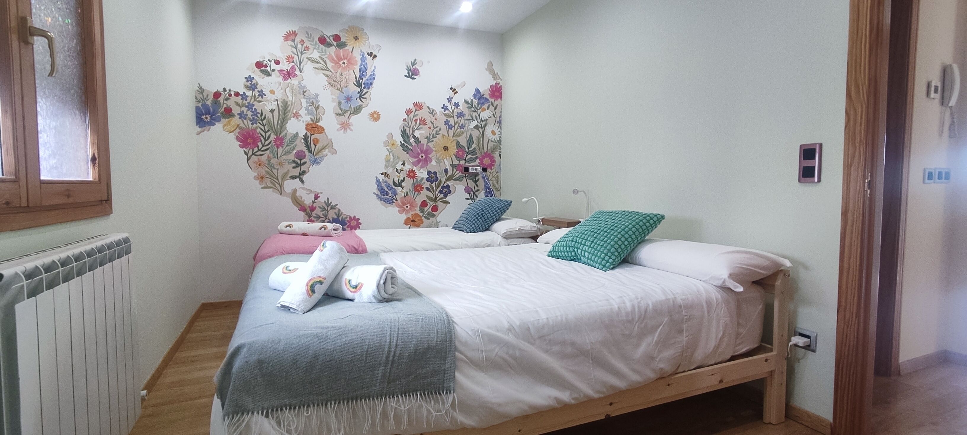 สแตนดาร์  ดอพาร์ทเมนท์ | พื้นที่ทำงานแบบใช้แล็ปท็อป, ห้องเก็บเสียง, เตารีด/โต๊ะรีดผ้า, Wi-Fi ฟรี