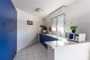 雪櫃、微波爐、洗碗機、咖啡機/沖茶器