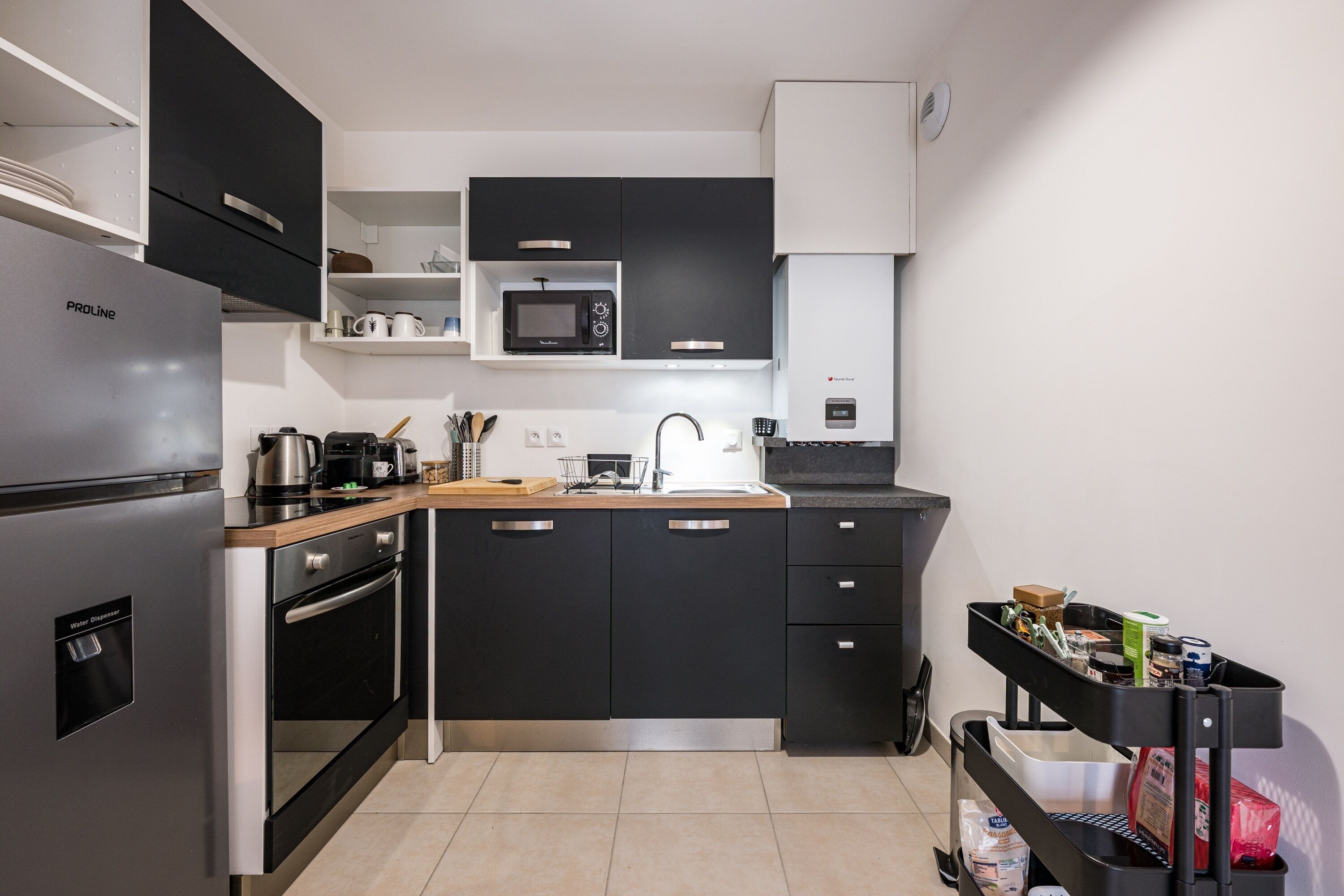 Réfrigérateur, micro-ondes, four, lave-vaisselle