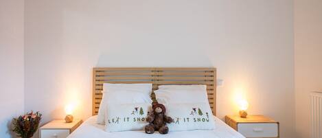 Iron/ironing board, free WiFi