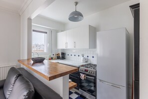Frigorifero, microonde, forno, macchina per tè/caffè
